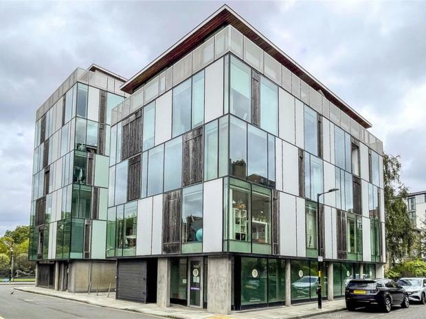 14606 BOR240157 L IMG 01 0000